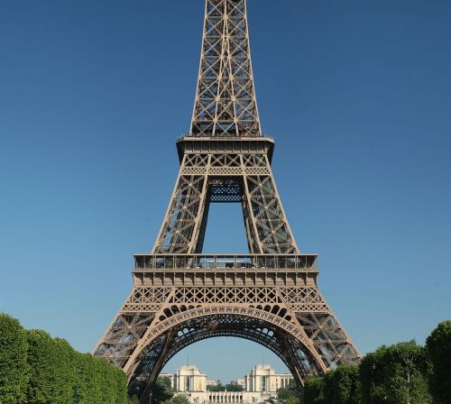 1024px-Eiffel_Tower_(72_names)
