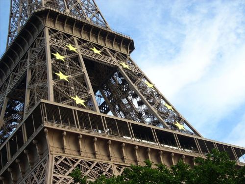 1280px-Eiffel_Tower_Uploaded_by_Argonowski