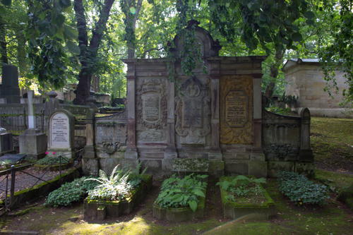 Weimar classique_La tombe du prince et le cimetière historique